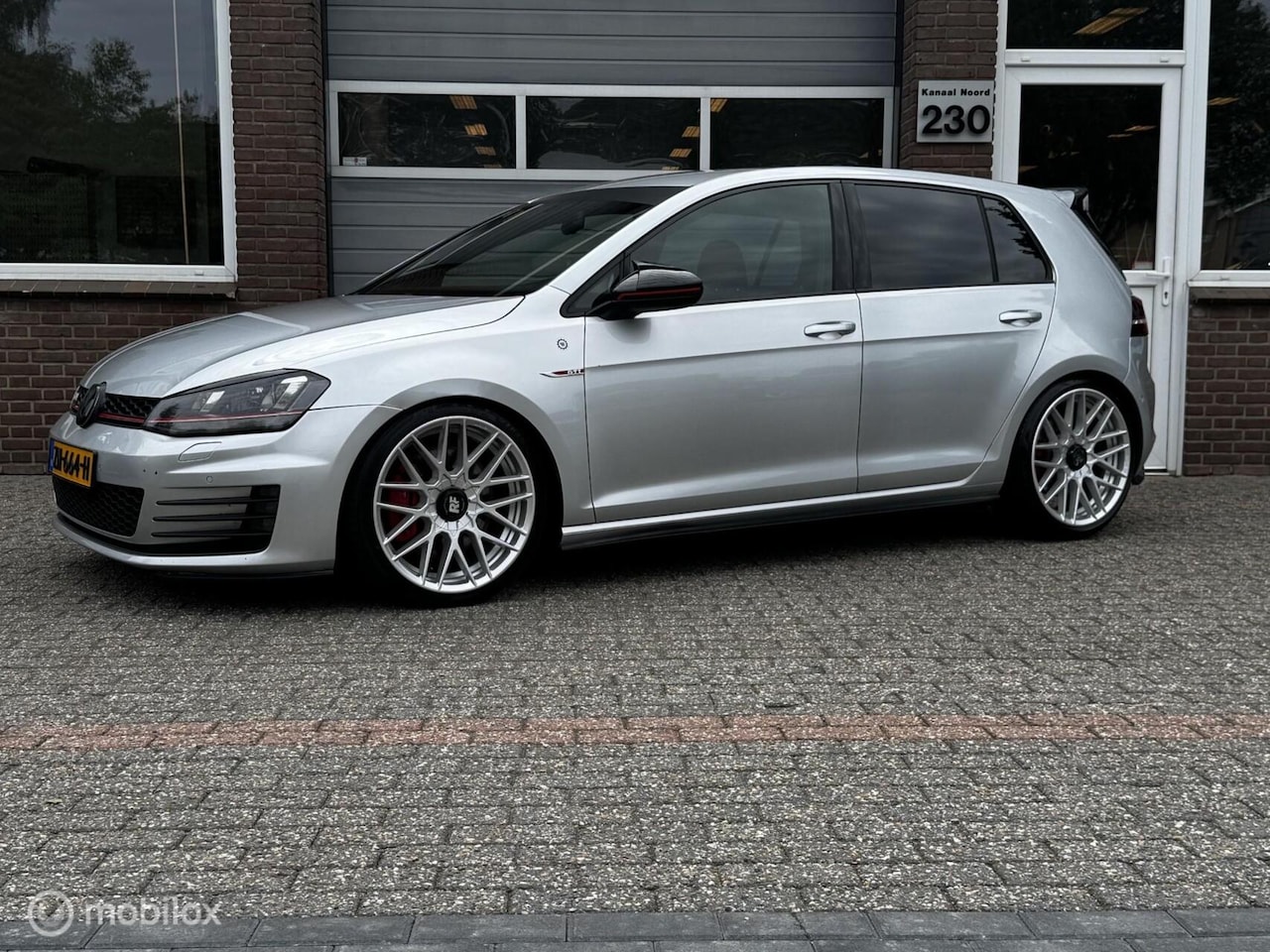 Volkswagen Golf - 2.0 TSI GTI PP ECC-AIRCO/CRUISE/NAVI - AutoWereld.nl