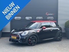 MINI John Cooper Works - 3-Deurs 2.0 | Camera | Harmon Kardon | Head-Up Display | Stoelverwarming | Navigatie |