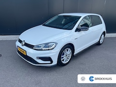 Volkswagen Golf - 1.5 TSI Highline 150 PK DSG | R-Line | Apple Carplay | {uitgelichte-opties}