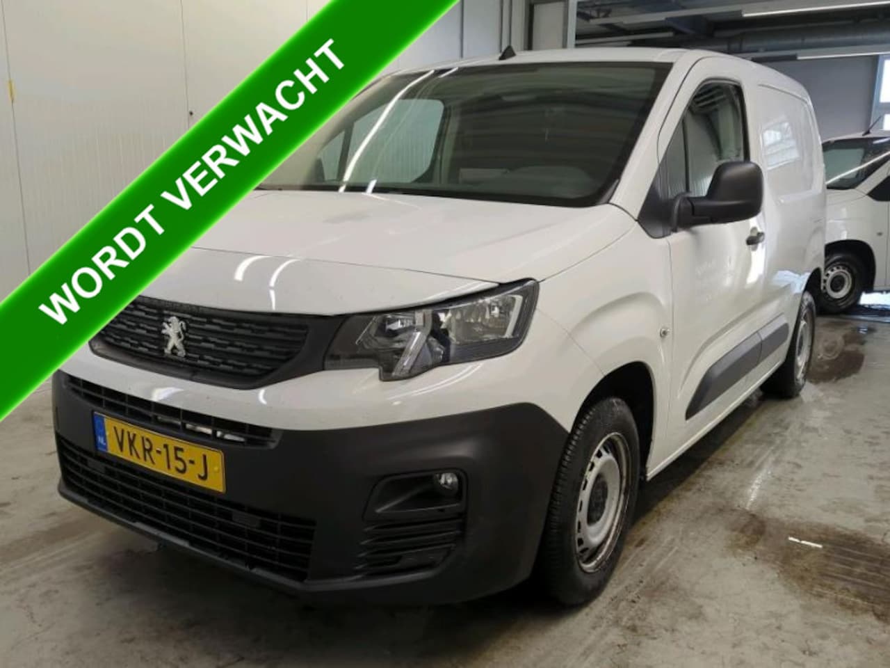 Peugeot Partner - 1.2 Benzine 111PK Euro6 Premium / Airco / Navigatie / Cruise-ctr. / Schuifdeur + Raam / Ra - AutoWereld.nl