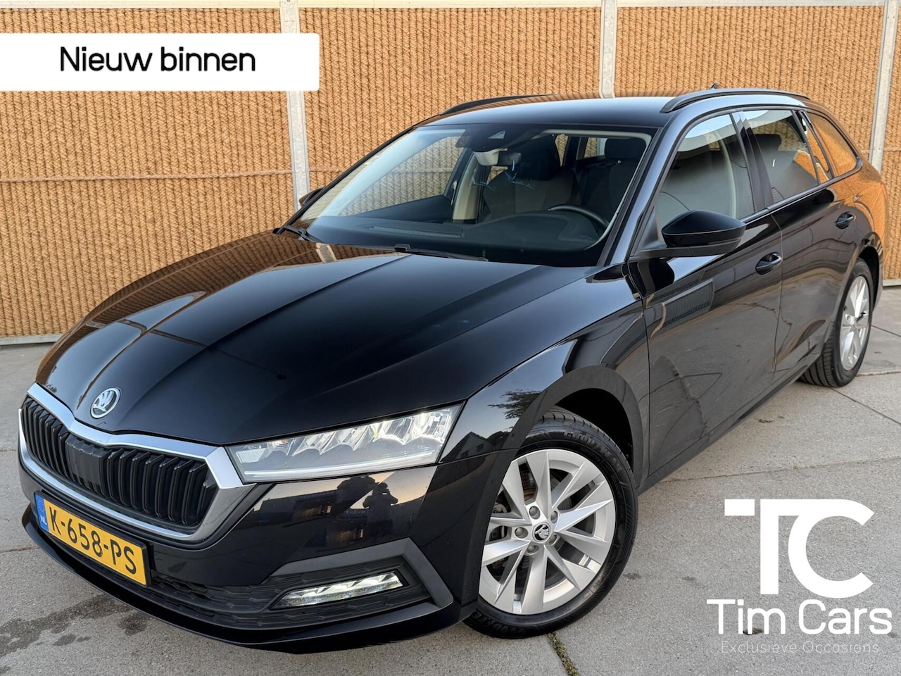Skoda Octavia Combi - 1.0 e-TSI Ambition Automaat | Stoelverwarming | 17 inch lichtmetalen velgen | Metallic lak - AutoWereld.nl