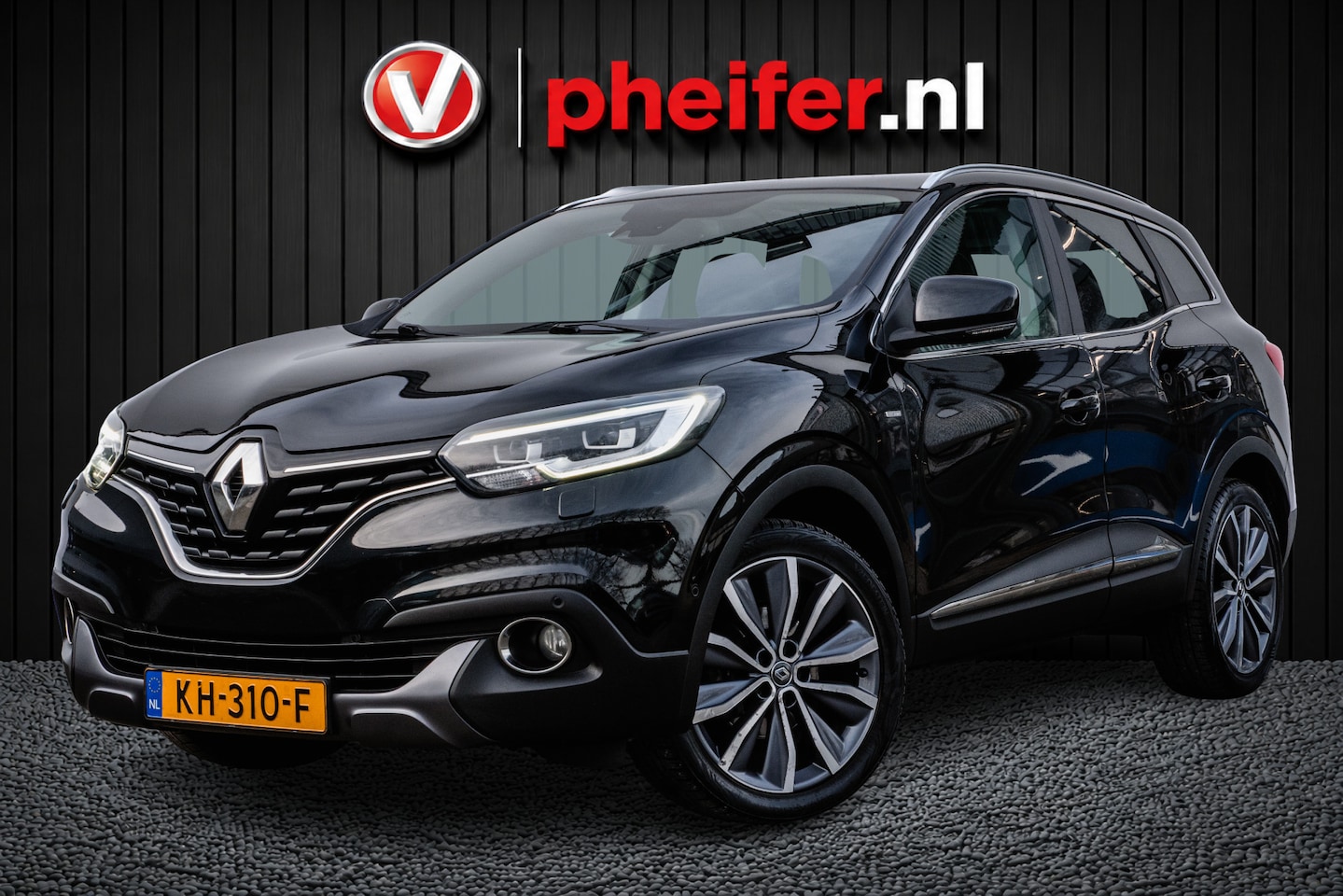 Renault Kadjar - 1.2 TCe Bose Panoramadak/ Camera/ Half lederen int./ Stoelverwarming/ Full LED - AutoWereld.nl