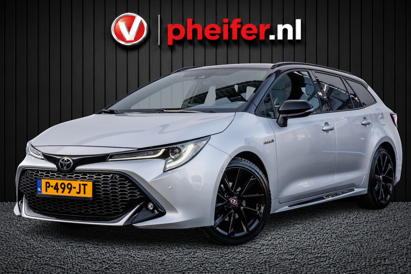 Toyota Corolla Touring Sports - 1.8 Hybrid GR-Sport Stoelverwarming/ Sportstoelen/ Camera/ Adapt. cruise/ 18" Lmv/ Carplay - AutoWereld.nl