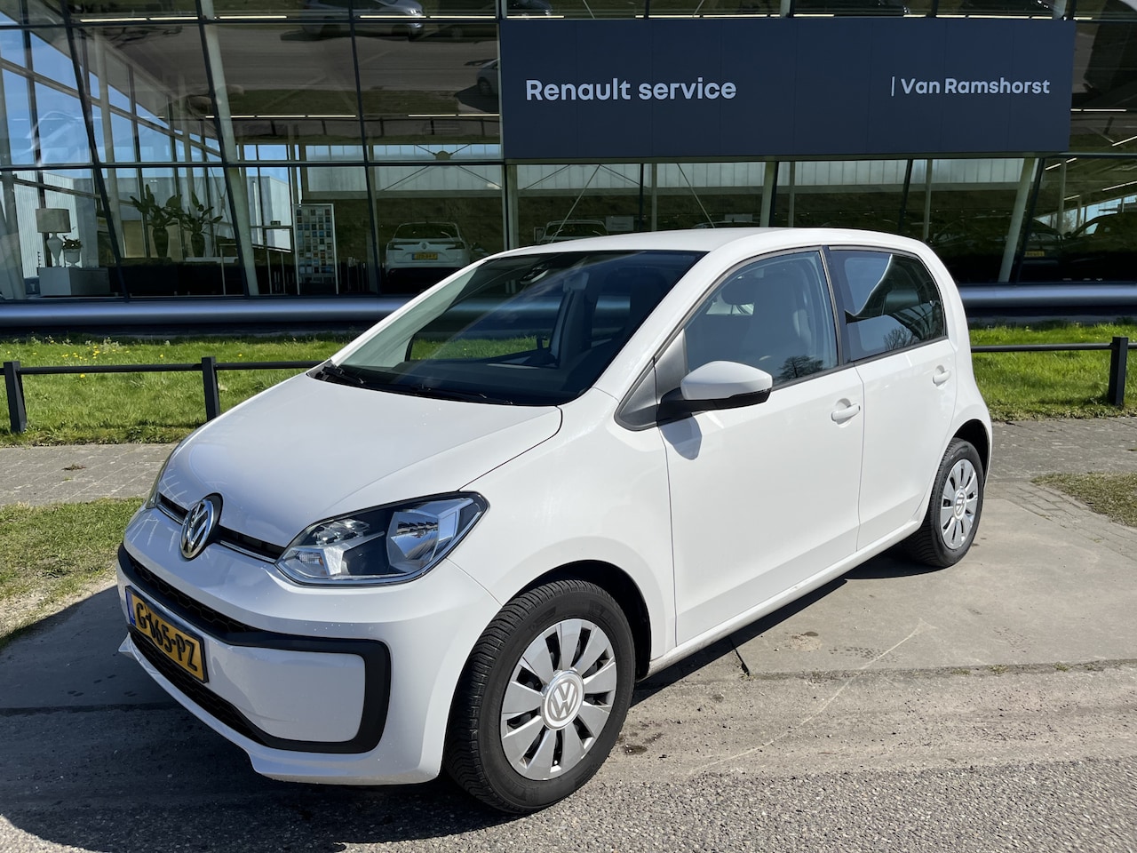 Volkswagen Up! - 1.0 BMT move up! / Airco / DAB / Centr. deurvergrendeling / NAP / 2e Pinksterdag open 09.3 - AutoWereld.nl