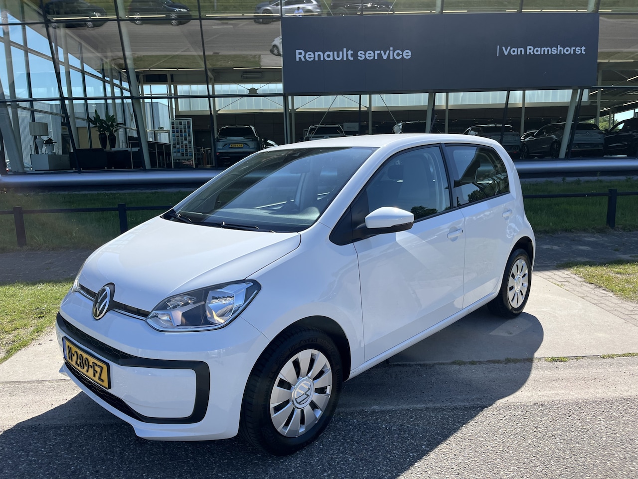 Volkswagen Up! - 1.0 2e Pinksterdag open 09.30 - 17.00 uur - AutoWereld.nl