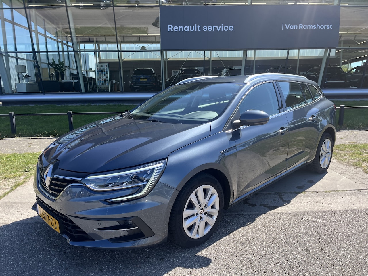 Renault Mégane Estate - 1.3 TCe 140 PK Equilibre / Climate / PDC V+A / Navi / Cruise / 2e Pinksterdag open 09.30 - - AutoWereld.nl