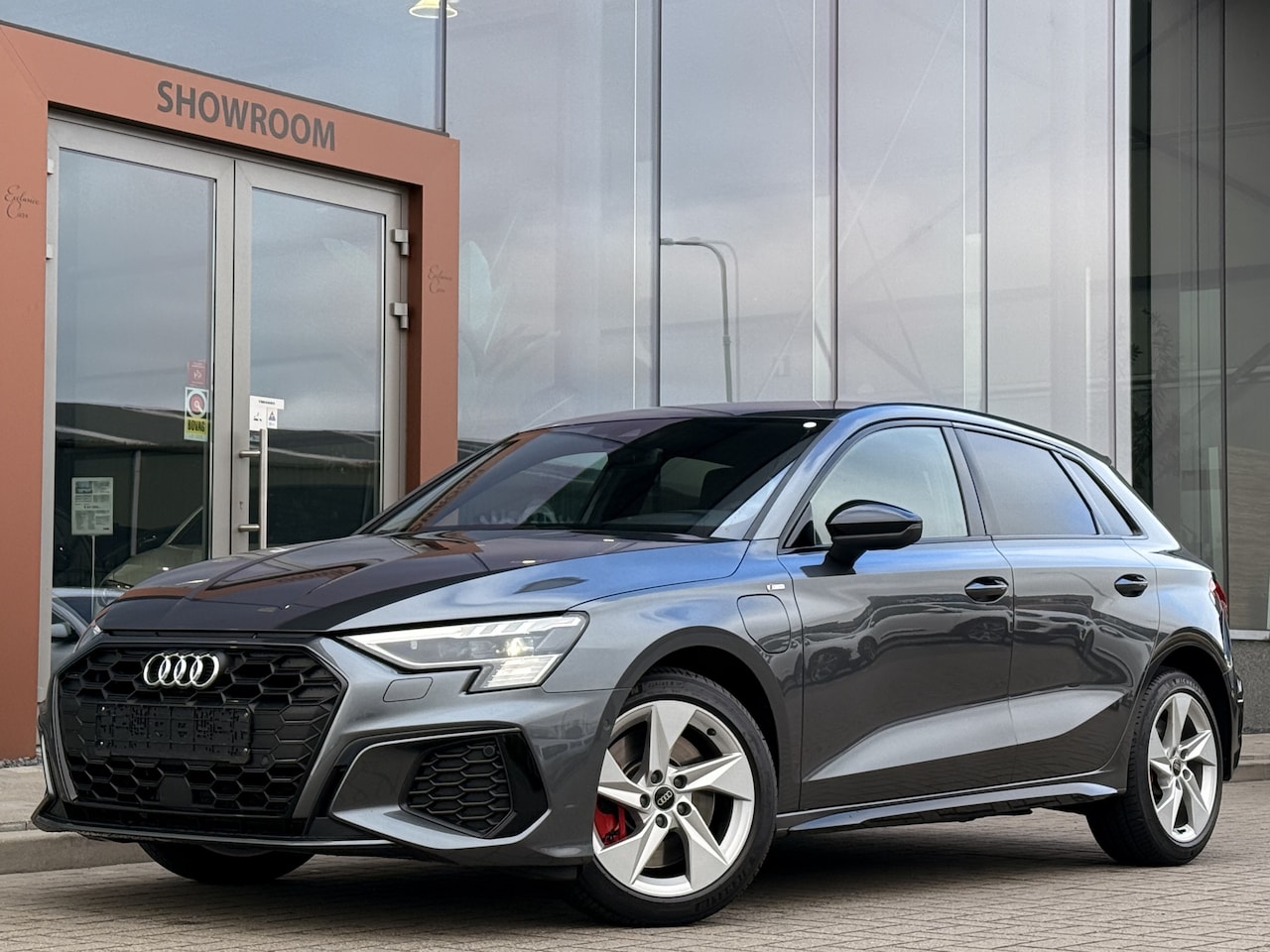 Audi A3 Sportback - 45 TFSI e S edition Competition | Matrix | Bang & Olufsen | Head-up | Massage | RS Stoelen - AutoWereld.nl