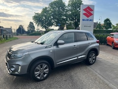 Suzuki Vitara - 1.4 Boosterjet Select Smart Hybrid AUTOMAAT // Trekhaak en 1500 kilo trekgewicht // Spoile