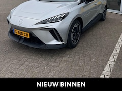 MG MG4 - Luxury 64 kWh | Wordt Verwacht | Apple Carplay - Android Auto | Camera | Led Verlichting |