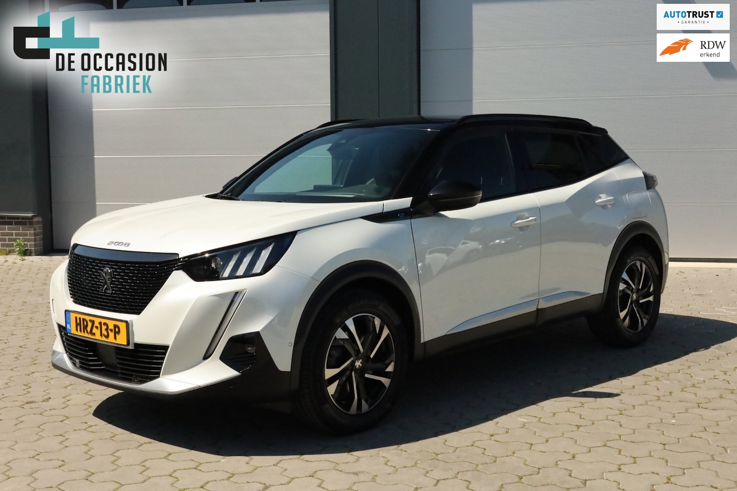 Peugeot e-2008 - EV GT Pack 50 kWh Carplay Navi Camera - AutoWereld.nl