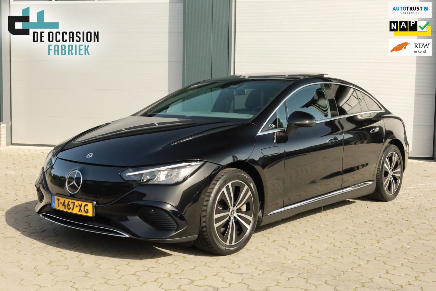 Mercedes-Benz EQE - 300 Business Line 89 kWh Pano Sfeer Camera Adaptief - AutoWereld.nl