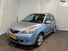 Mazda 2 - 2 1.4 Touring SCHADEAUTO