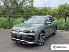 Volkswagen Tiguan - 1.5 eHybrid R-Line Edition 272Pk DSG/AUTO | Panorama-dak | Head-up display |Trekhaak uitkl