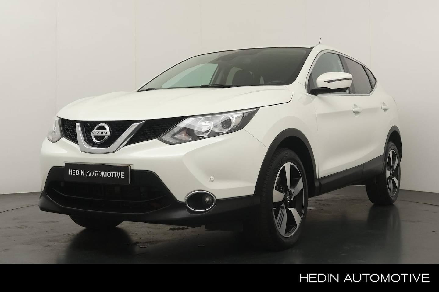 Nissan Qashqai - 1.2 115pk N-Connecta Automaat | Trekhaak | Parkeer Camera Rondom | All Season Banden | Cru - AutoWereld.nl