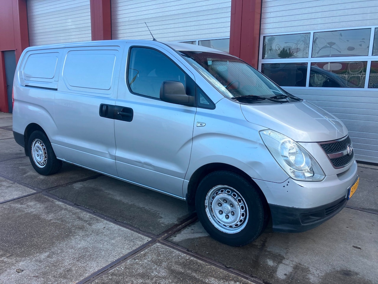 Hyundai H 300 - 2.5 CRDi Dynamic GEEN APK! - AutoWereld.nl