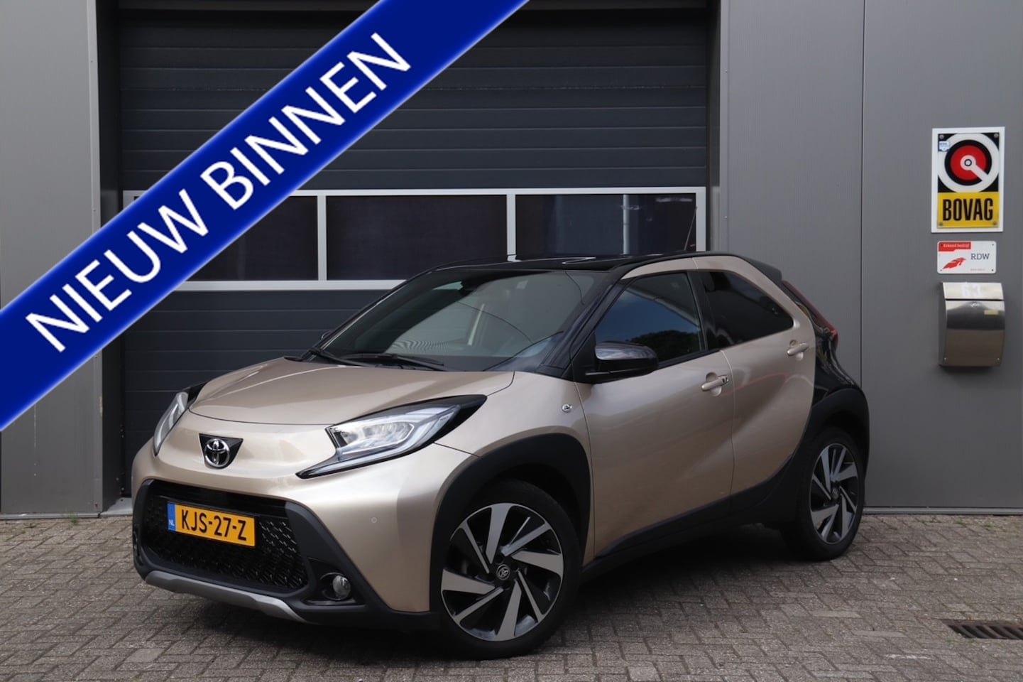 Toyota Aygo X - 1.0 VVT-i S-CVT Envy Automaat, Camera, Cruise, Navi - AutoWereld.nl
