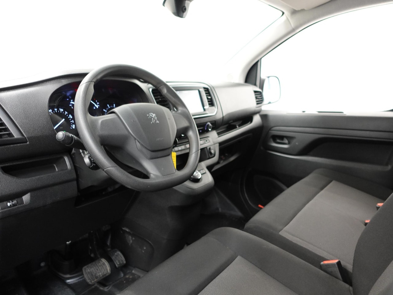 Peugeot Expert - 2.0 BlueHDI 145PK L3 Automaat Airco Navigatie Cruise control Carplay Trekhaak - AutoWereld.nl