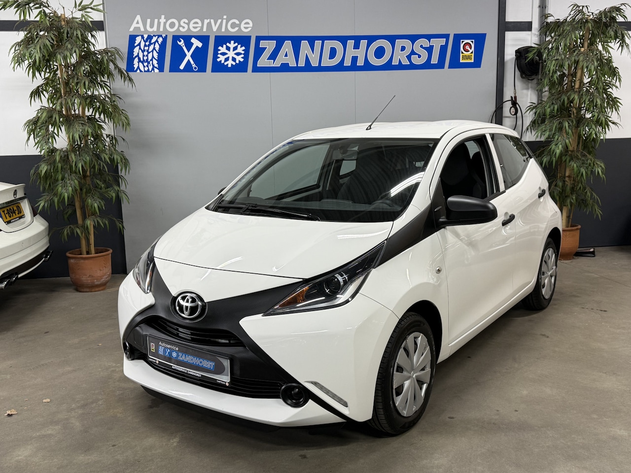 Toyota Aygo - 1.0 VVT-i x-now // Airco // el. ramen - AutoWereld.nl