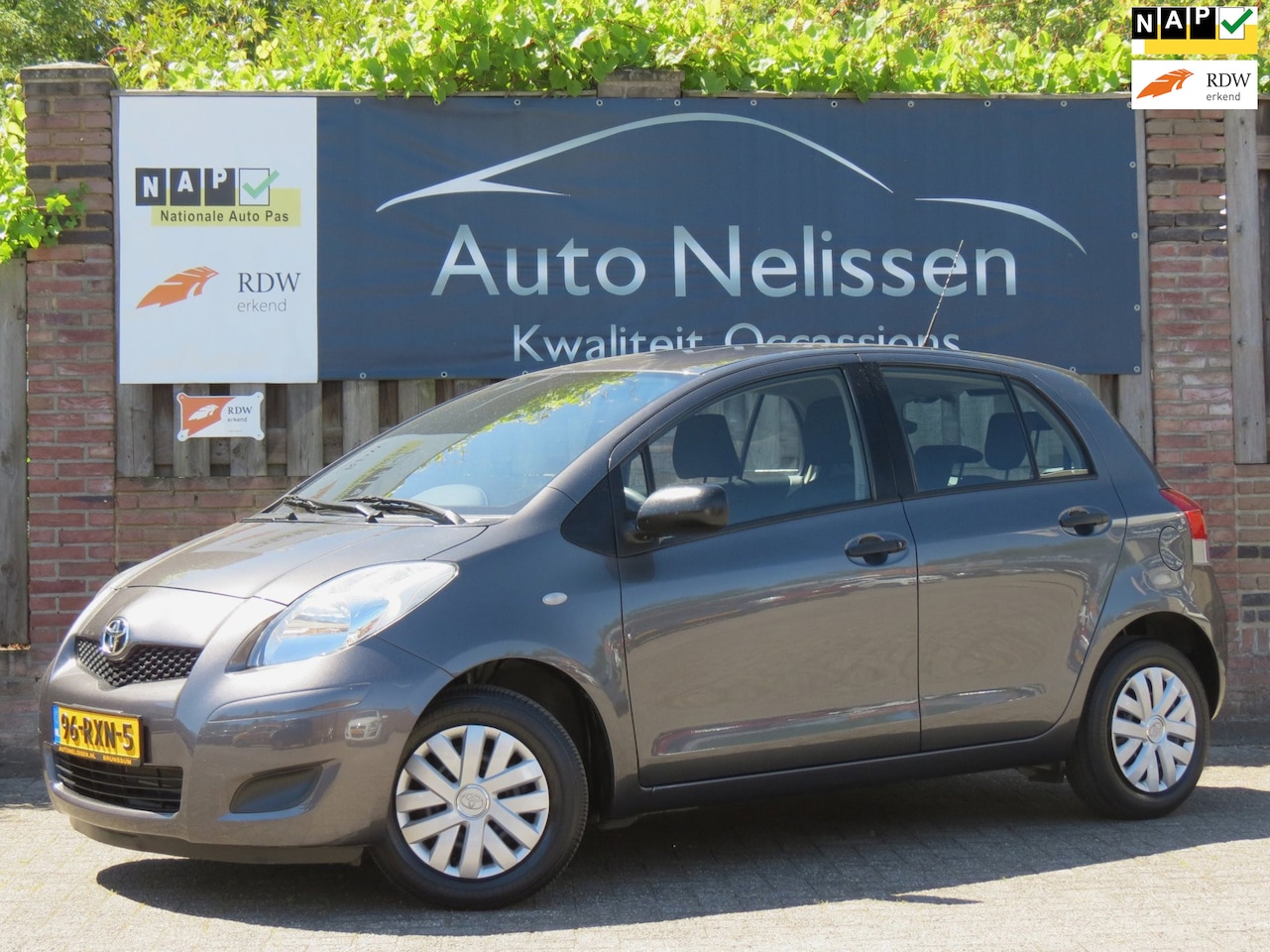 Toyota Yaris - 1.0 VVTi | 1E EIGENAAR | DEALER ONDERHOUDEN | UNIEKE KILOMETERSTAND SLECHTS 26.350 KM NAP - AutoWereld.nl
