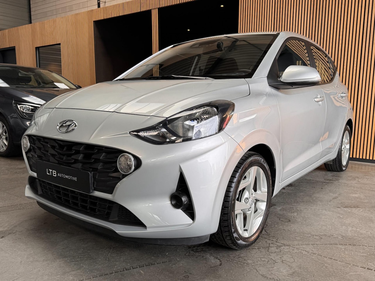 Hyundai i10 - 1.0 Comfort Automaat Carplay|PDC|Stoel/stuurverw.|Airco|Cruise - AutoWereld.nl