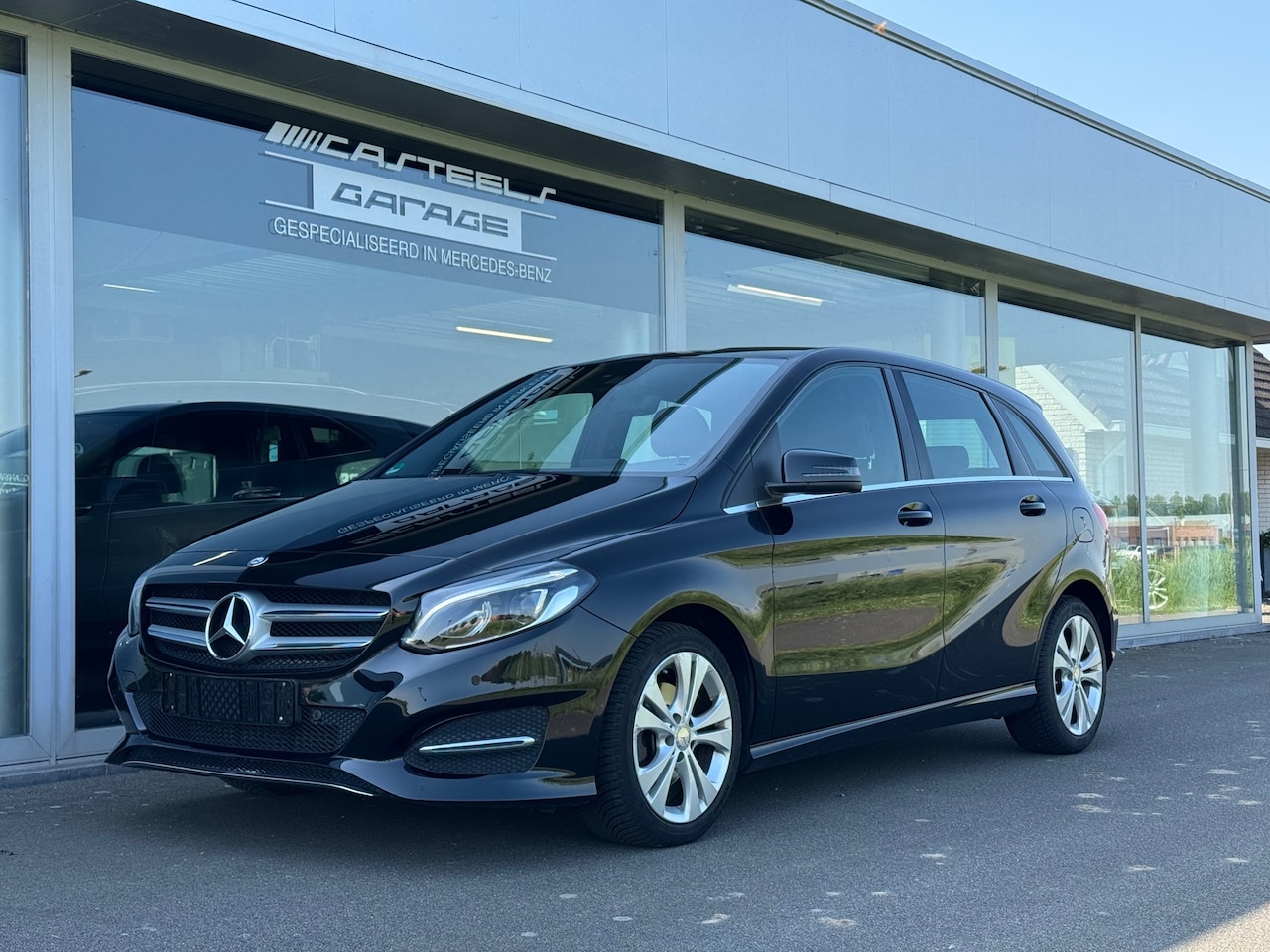 Mercedes-Benz B-klasse - 180 Urban automaat , apple-carplay , led - AutoWereld.nl