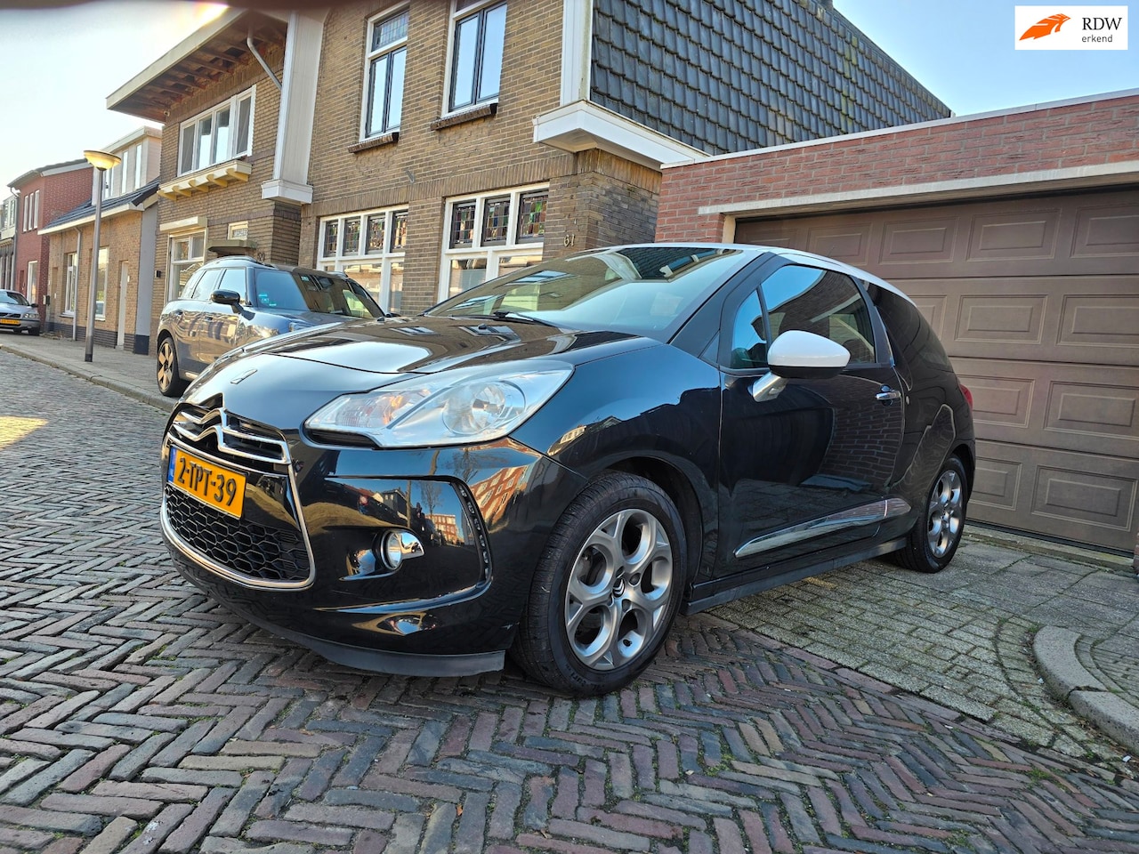 Citroën DS3 - 1.4 Sport Chic | Apk | Rijklaar - AutoWereld.nl