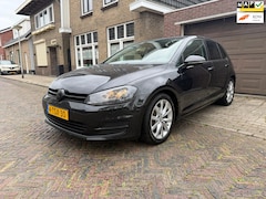 Volkswagen Golf - 1.2 TSI