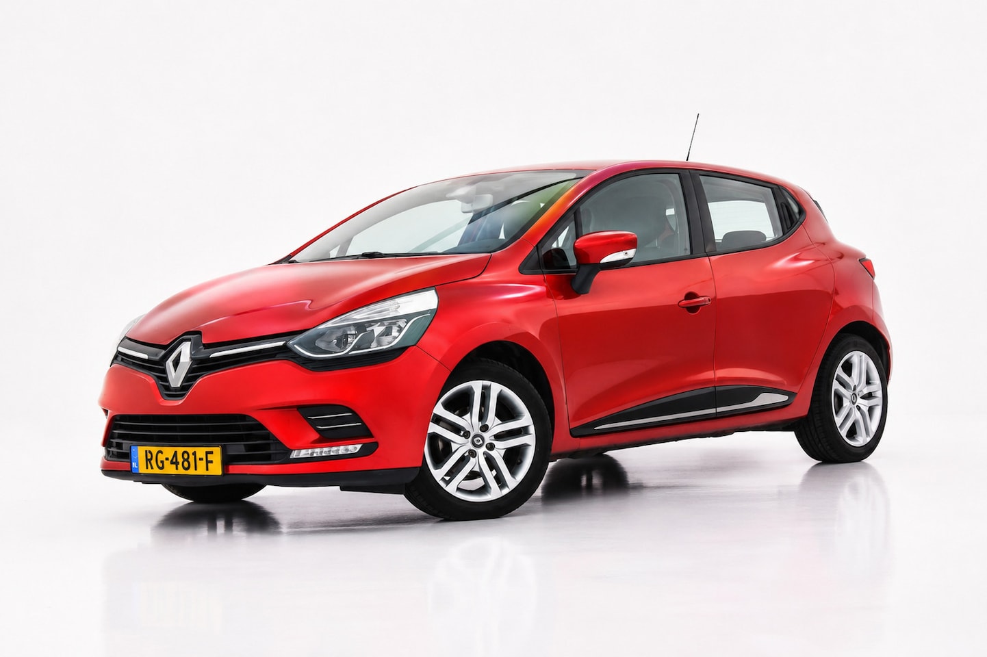 Renault Clio - 0.9 TCe Zen | NAP | NAVIGATIE | CRUISE CONTROLE | LED DAGRIJVERLICHTING - AutoWereld.nl