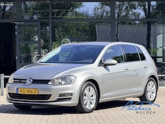 Volkswagen Golf - 1.0 TSI Connected Series | Automaat | Camera | Trekhaak| NL-Auto