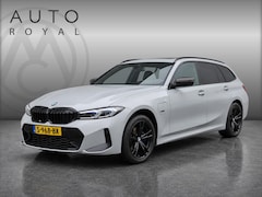 BMW 3-serie Touring - 320e M-SPORT | PANORAMADAK| LEDER SPORT INTERIEUR| HEAD-UP DISPLAY| BORDENHERKENNING| DODE