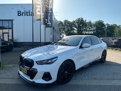 BMW 5-serie - 530e X-drive M-Sport bj2024 *Leer *Laser *Adaptive *NL auto