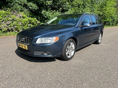Volvo V70 - 2.5T Summum 201dkm Dealer Trekhaak Leder PDC