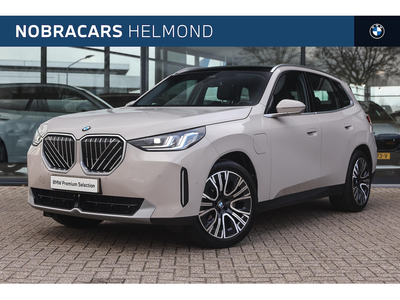 BMW X3 - 30e xDrive Automaat / Panoramadak / Trekhaak / Sportstoelen / Achteruitrijcamera / Comfort - AutoWereld.nl