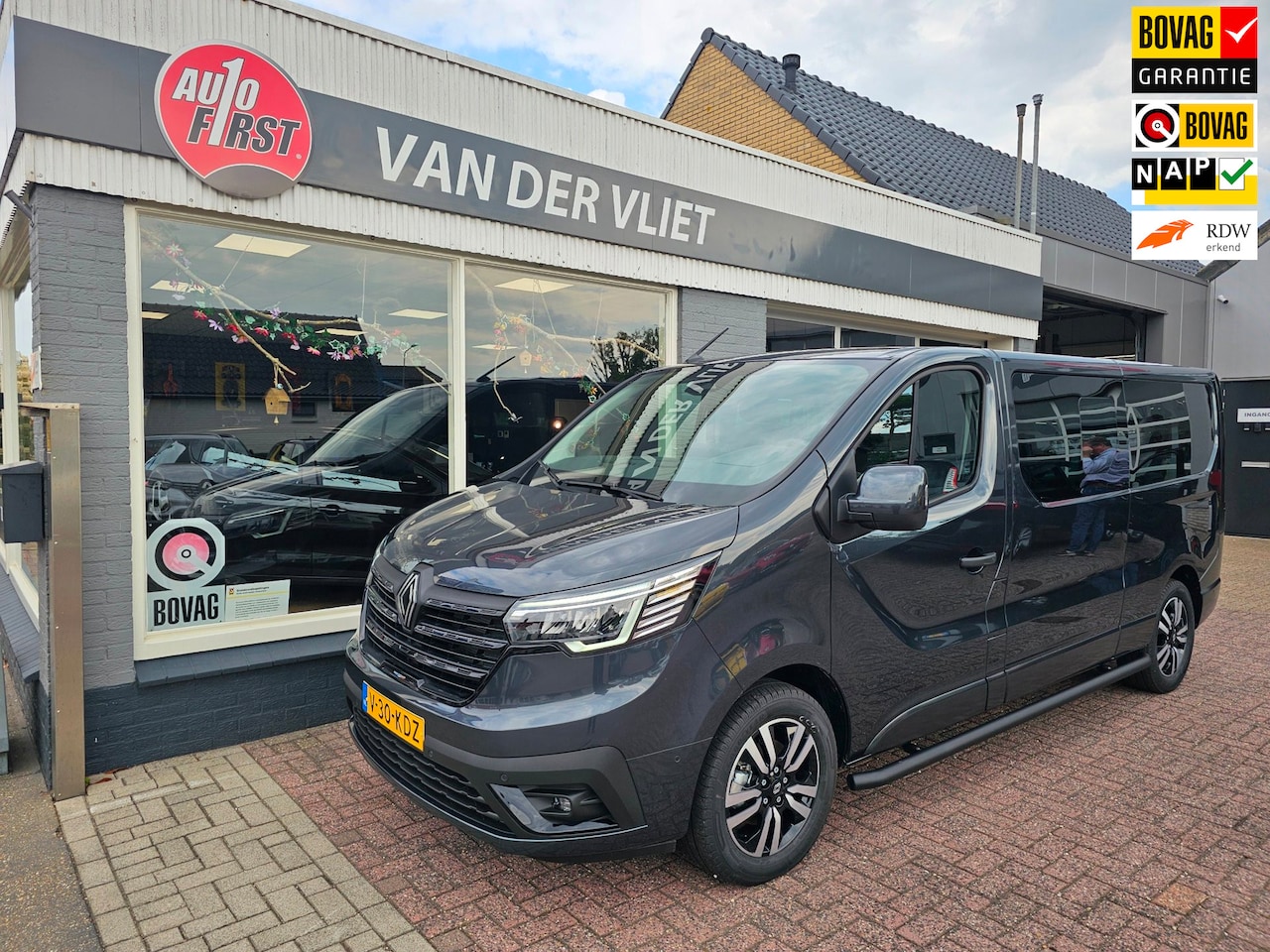 Renault Trafic - 2.0 Blue dCi EDC 170 T29 L2H1 Extra DC 125th Anniversary - AutoWereld.nl