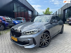 BMW 1-serie - 120i Pano H&K HUD M-Sport Sfeerv Keyless