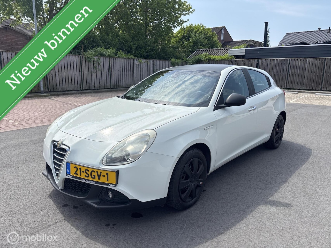 Alfa Romeo Giulietta - 1.6 JTDm Distinctive 2011 - AutoWereld.nl