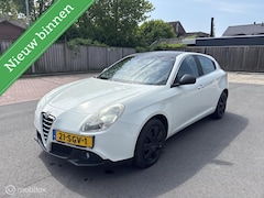 Alfa Romeo Giulietta - 1.6 JTDm Distinctive 2011