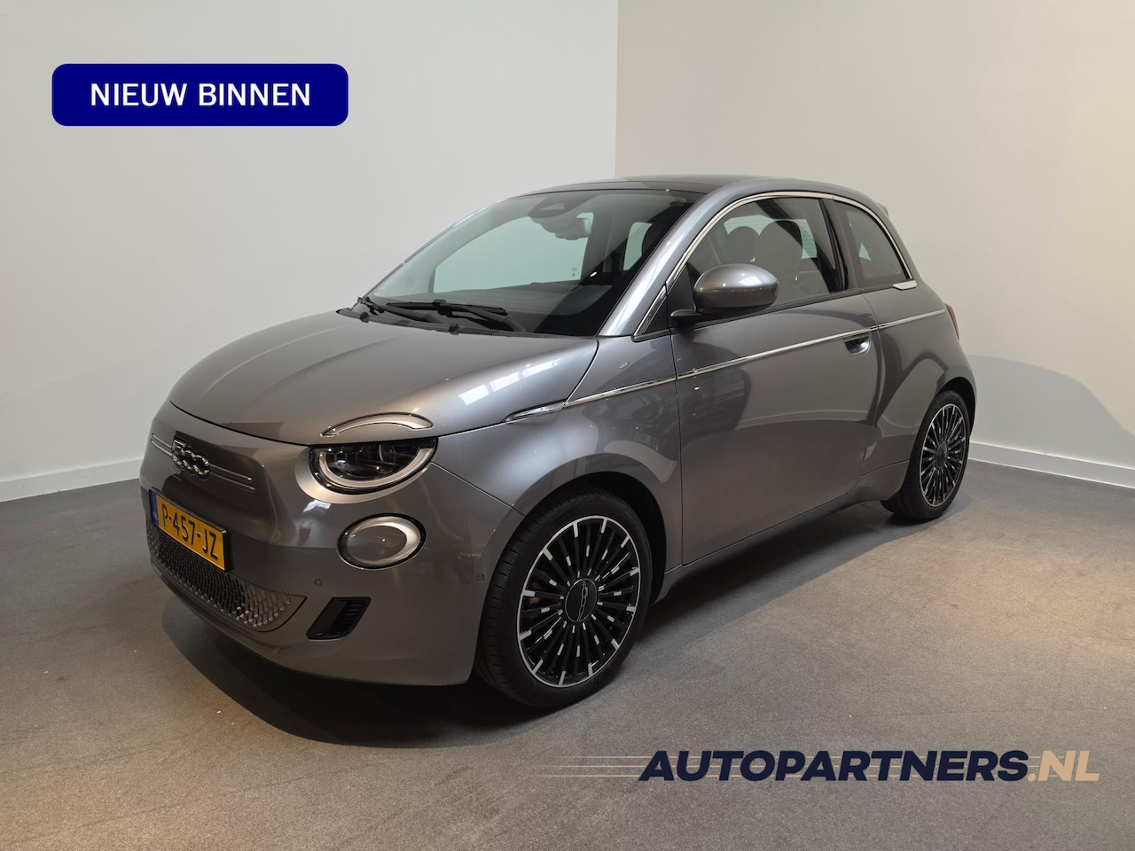 Fiat 500 - La Prima 42 kWh - Apple Carplay/Android Auto - Stoelverwarming - Panoramadak - Adaptive C - AutoWereld.nl