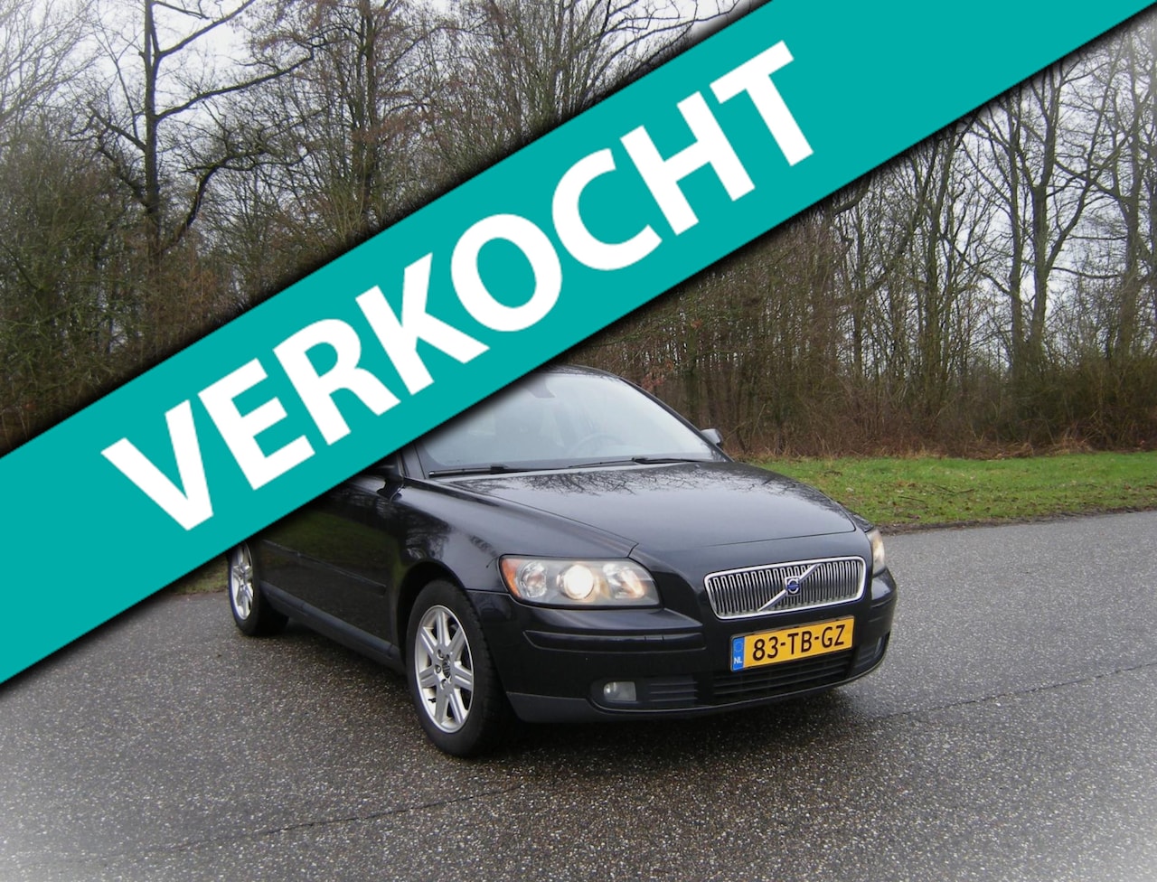 Volvo V50 - 2.4 Edition II . AUTOMAAT . Airco . Cruiscontrol . Trekhaak . enz - AutoWereld.nl