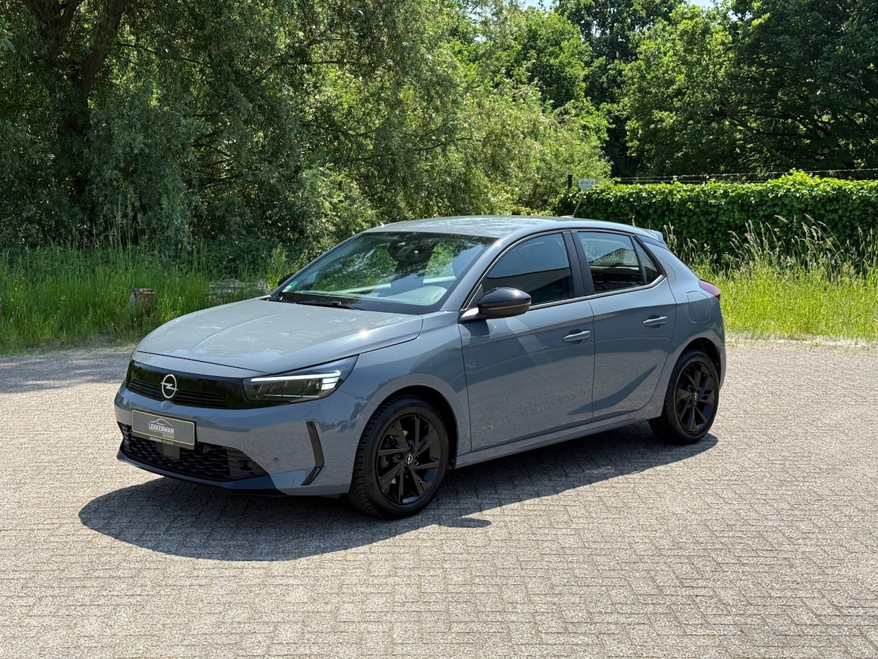 Opel Corsa - 1.2 GS CAMERA I PDC I CLIMA I UNIEKE KLEUR I LED I CARPLAY - AutoWereld.nl
