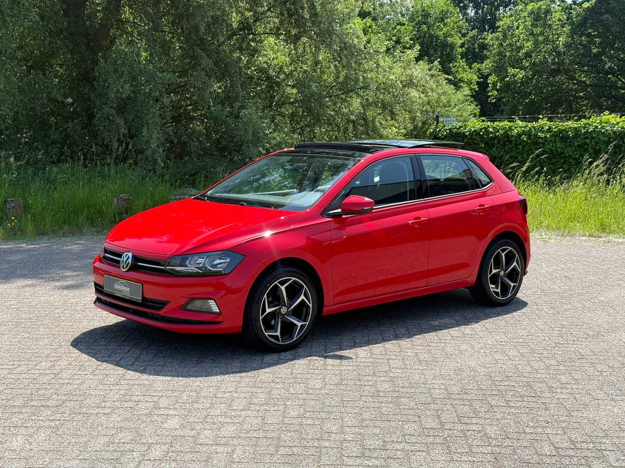 Volkswagen Polo - 1.0 High Line PANO I R-LINE VELGEN I BLUETOOTH I UNIEKE KM ! - AutoWereld.nl