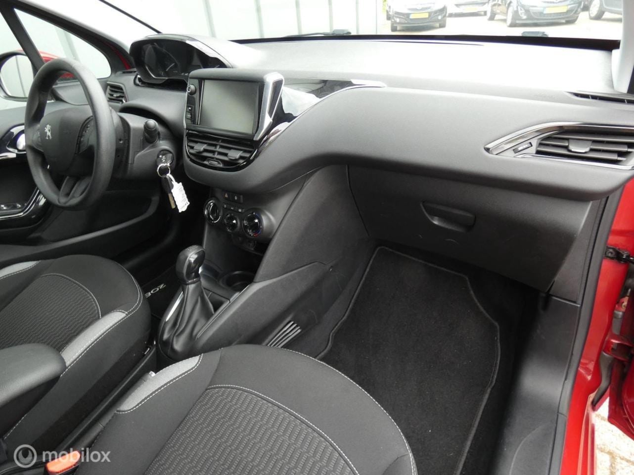 Peugeot 208 - 1.2 PureTech Blue Lion NAP//AIRCO//CRUISE//NAVI//1EIGENAAR//CV+AB