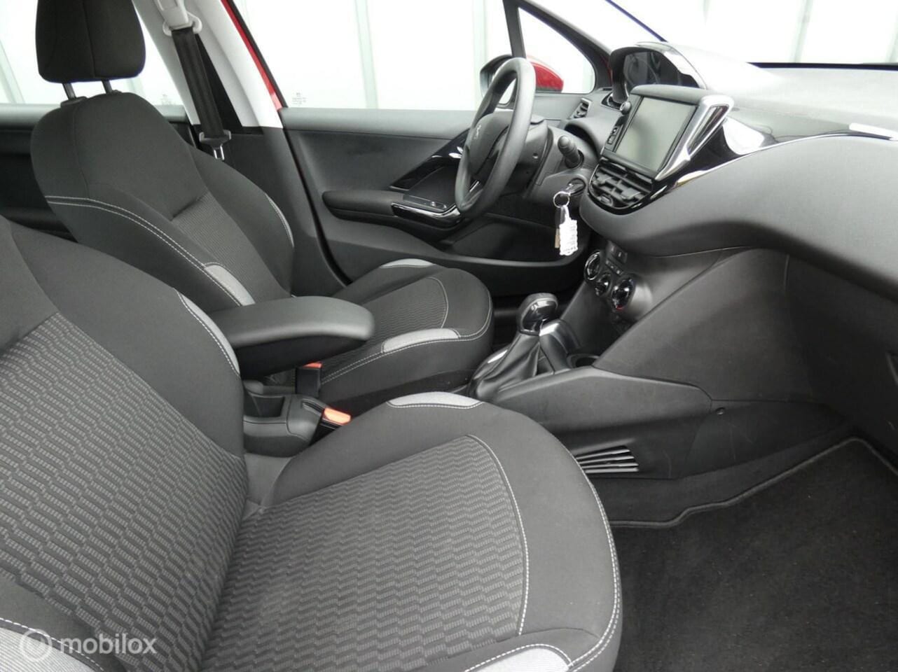 Peugeot 208 - 1.2 PureTech Blue Lion NAP//AIRCO//CRUISE//NAVI//1EIGENAAR//CV+AB