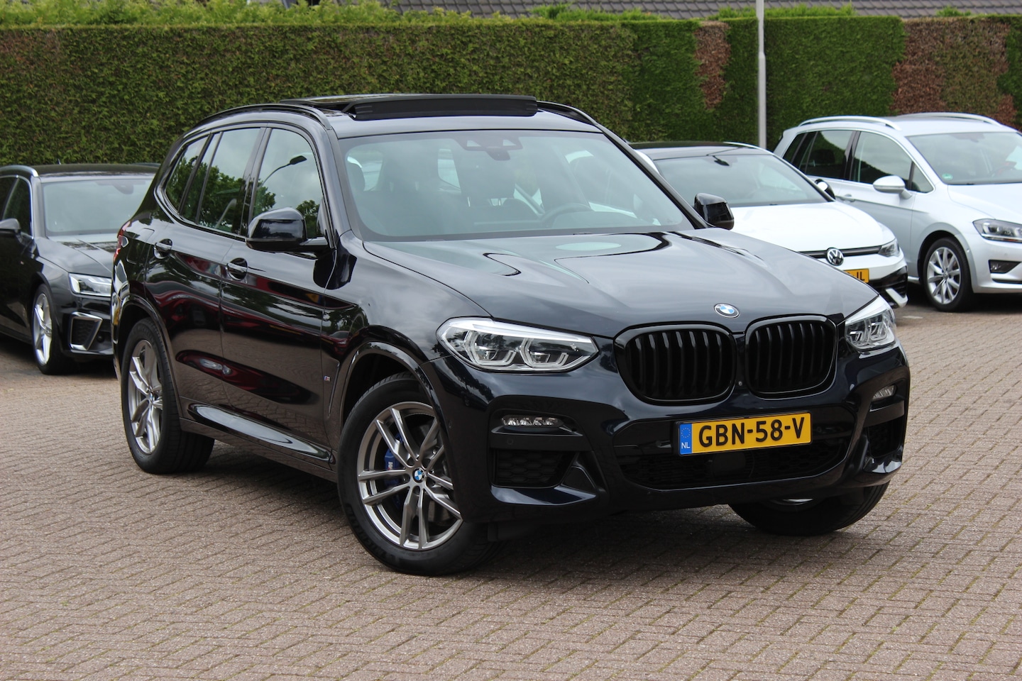 BMW X3 - xDrive30e High Exe. M Sport / Panoramadak / Camera / Head-up / Leder / 20'' / DAB / CarPla - AutoWereld.nl
