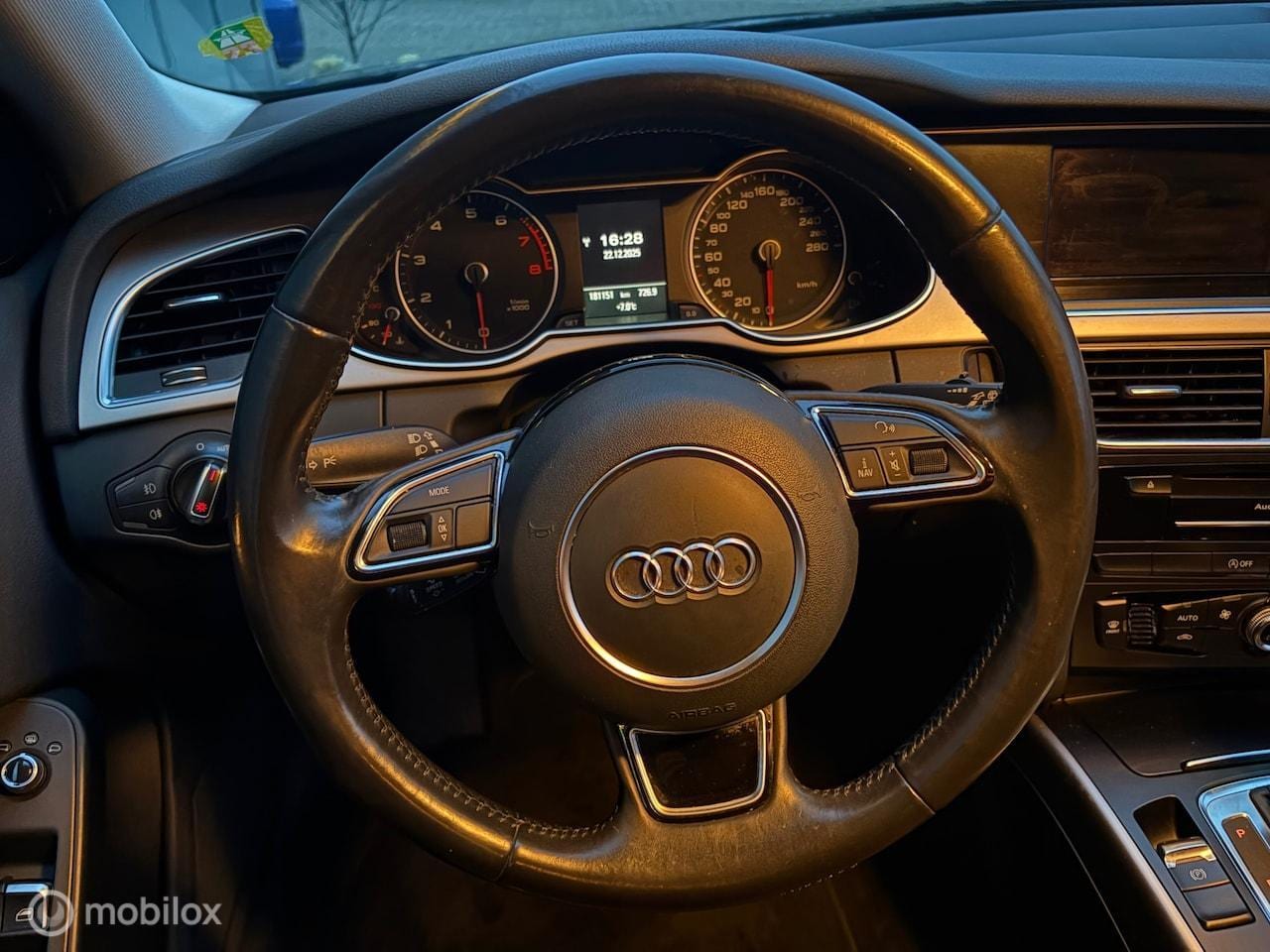 Audi A4 Avant - 1.8 TFSI Business Edition NAP//AIRCO//CRUISE
