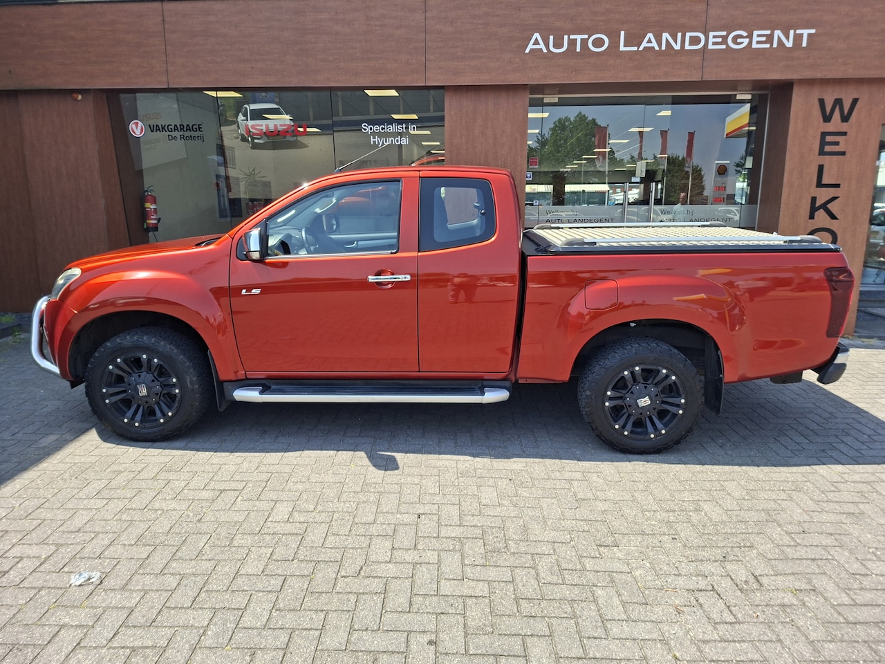 Isuzu D-Max - 2.5 Extended Cab LS ex BTW. | Airco | Cruise control | Camera | 3500kg trekgewicht!! - AutoWereld.nl