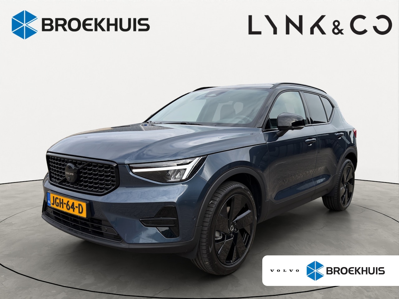Volvo XC40 - B4 Plus Black Edition 360 Camera| Panoramadak | 20" velgen | Extra getint glas | Harman Ka - AutoWereld.nl