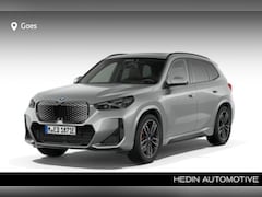 BMW iX1 - eDrive20 67 kWh M Sport Edition | Stuurwielrand verwarmd | Comfort Access | Trekhaak met e