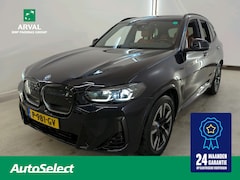 BMW iX3 - 80 kWh 286pk Executive | SOH 100% | ShadowLine | Parking Pack | Facelift | Sensatec Cognac