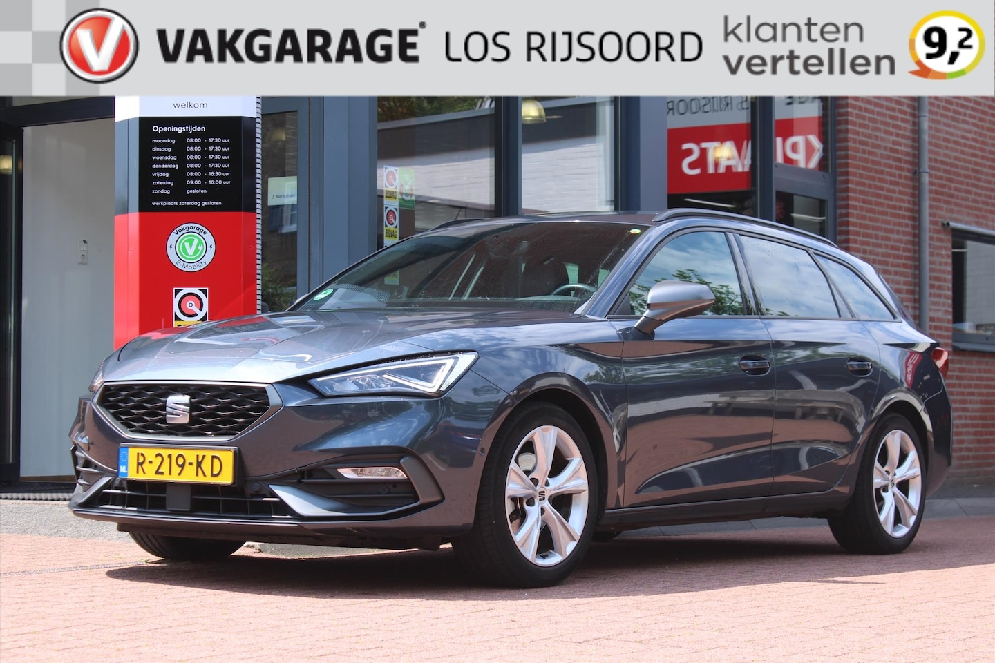 SEAT Leon Sportstourer - 1.0 TSI *FR Business* "| Carplay | Adaptive Cruise & Climate Control | Camera | PDC | Navi - AutoWereld.nl